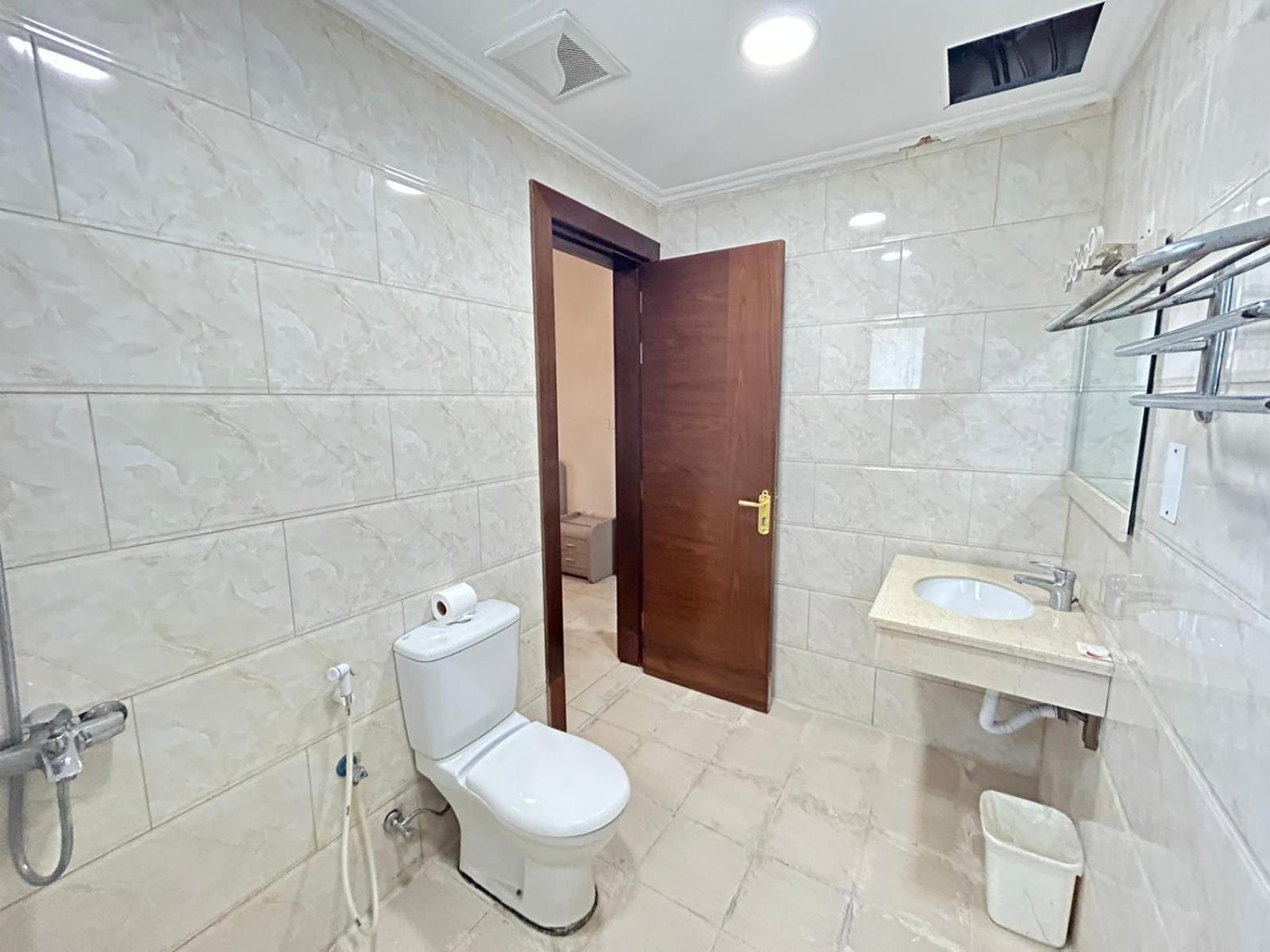 Al Hayat Suites Apartment Manama Extérieur photo