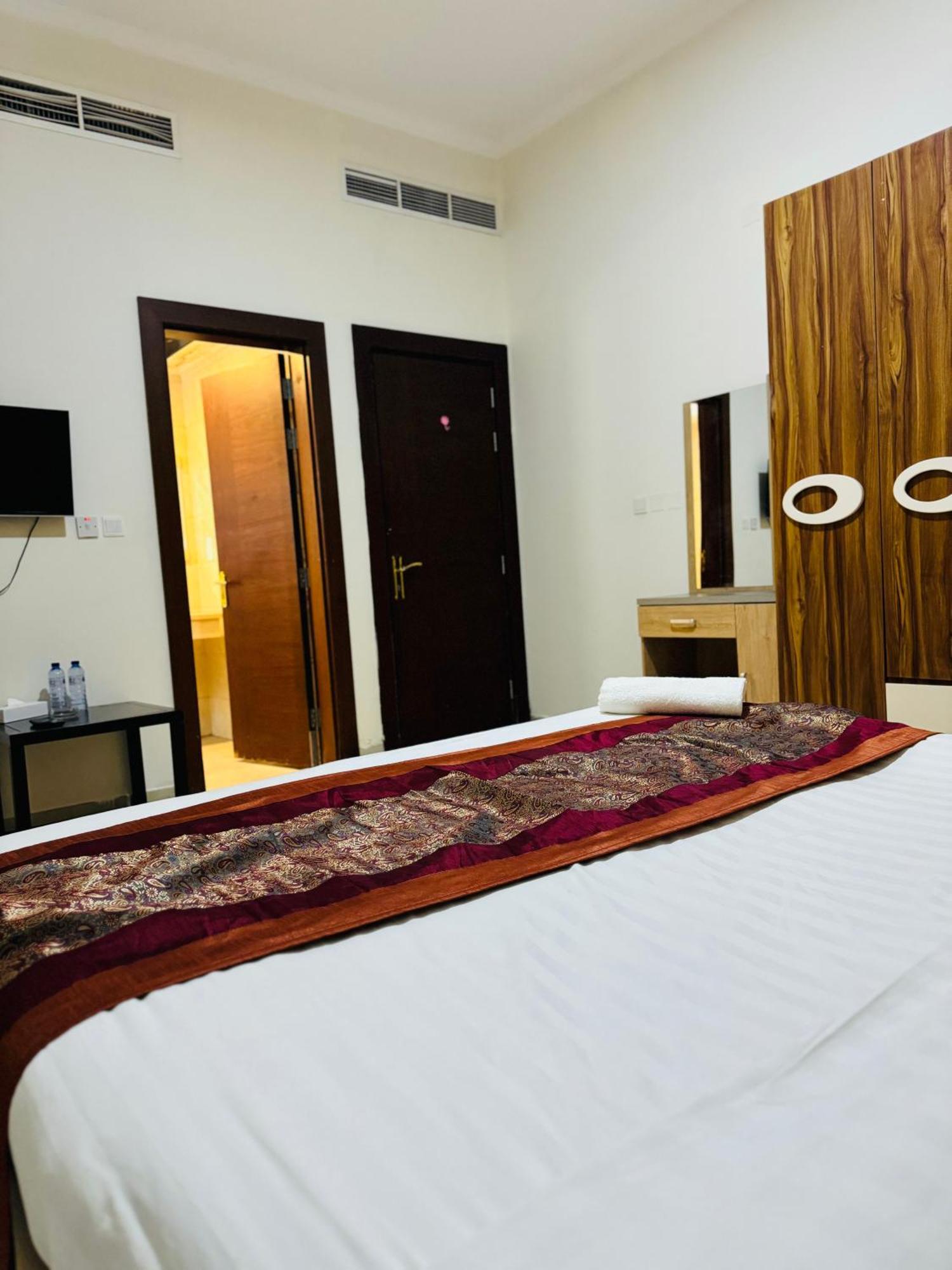 Al Hayat Suites Apartment Manama Extérieur photo