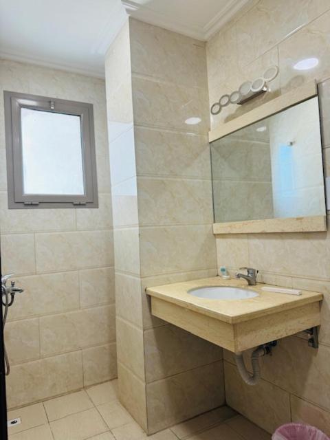 Al Hayat Suites Apartment Manama Extérieur photo